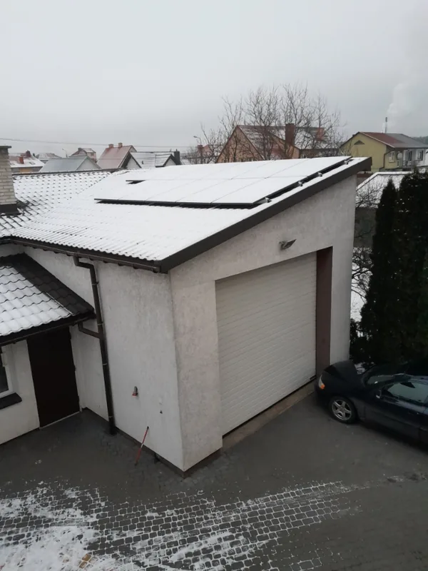 Fotowoltaika — montaż w trakcie prac